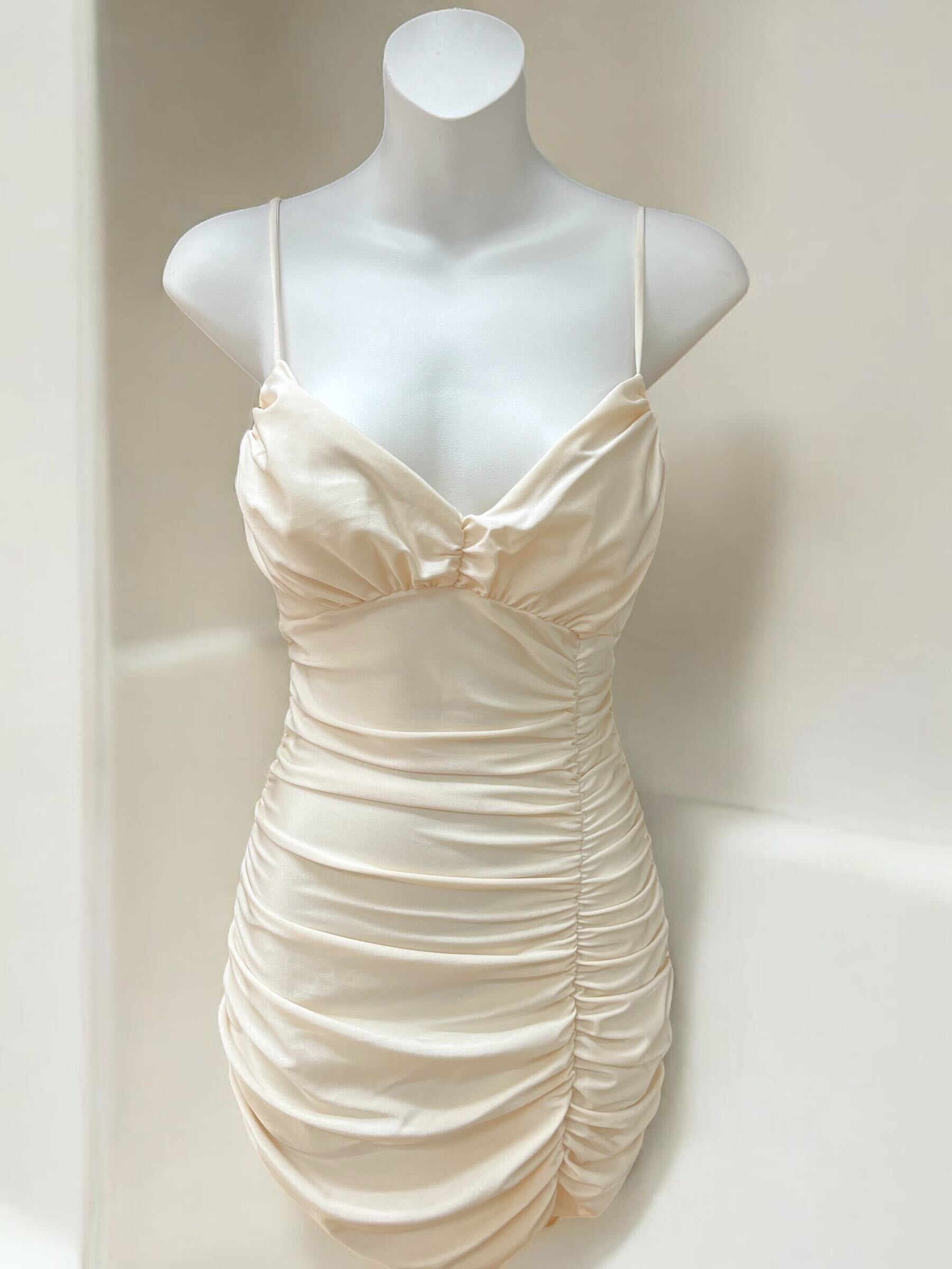Full Ruched Back Dress 1512 Ivory / Small