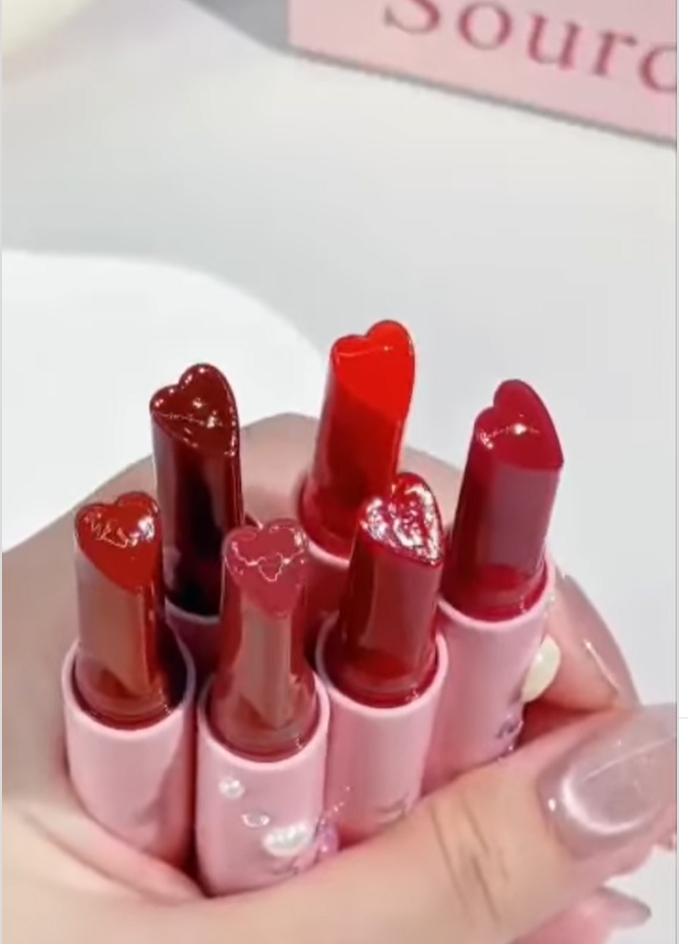 DIY Surprise Lip Plumping Gloss