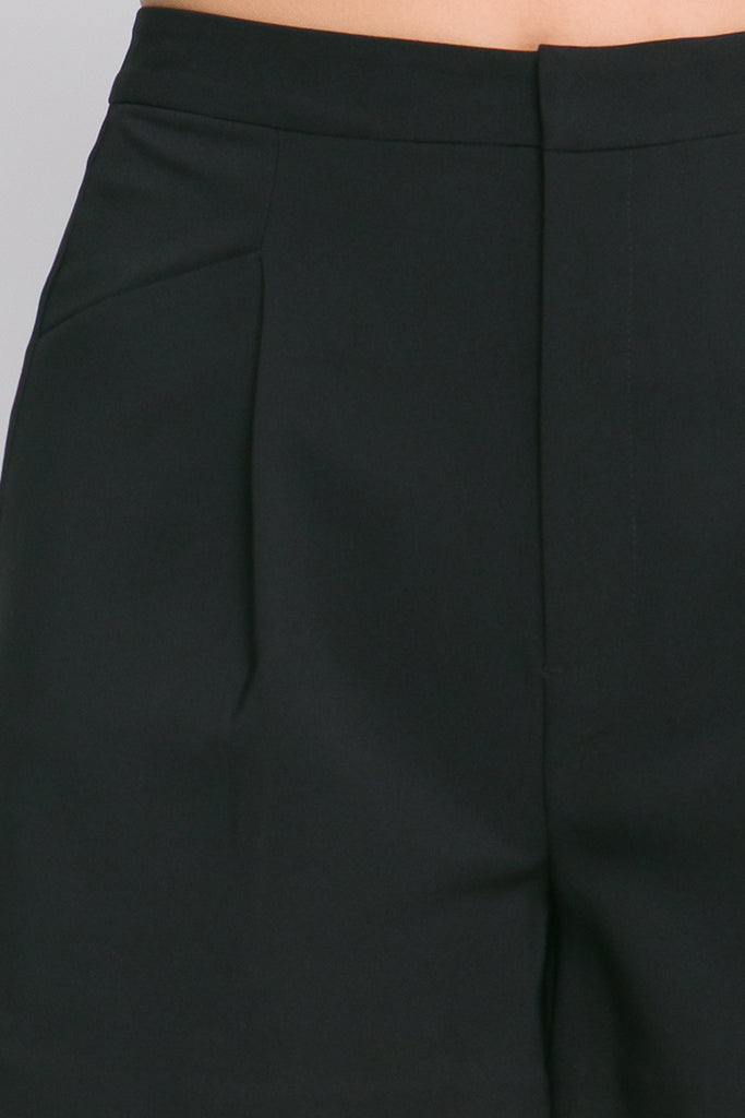 Pleated Woven Shorts Love Tree 6826