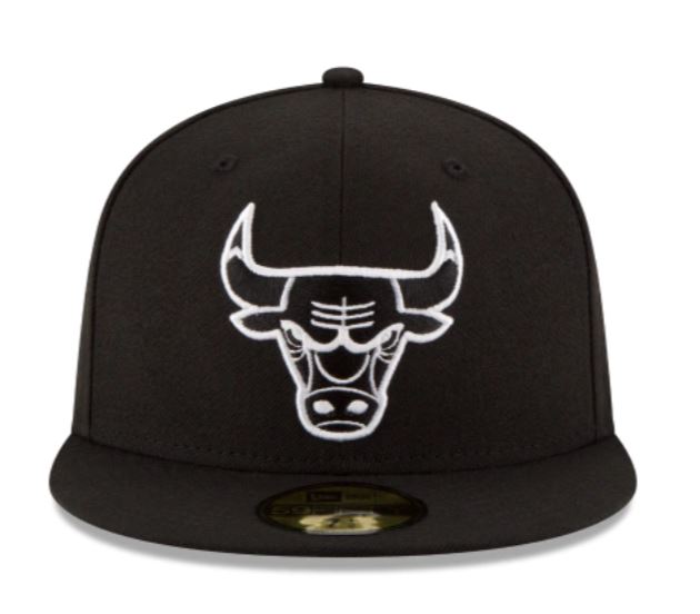 Chicago Bulls Black White Outline Fitted Cap