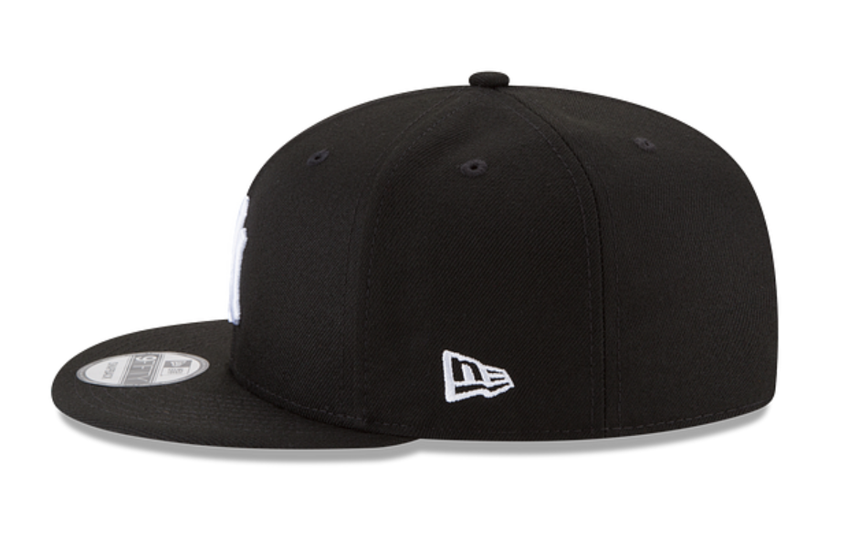NY Yankees Black White Snapback